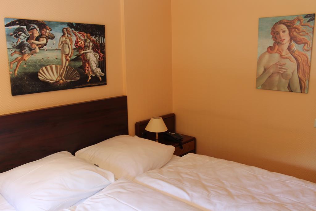 Wiking Hotel Хенштедт-Ульцбург Экстерьер фото