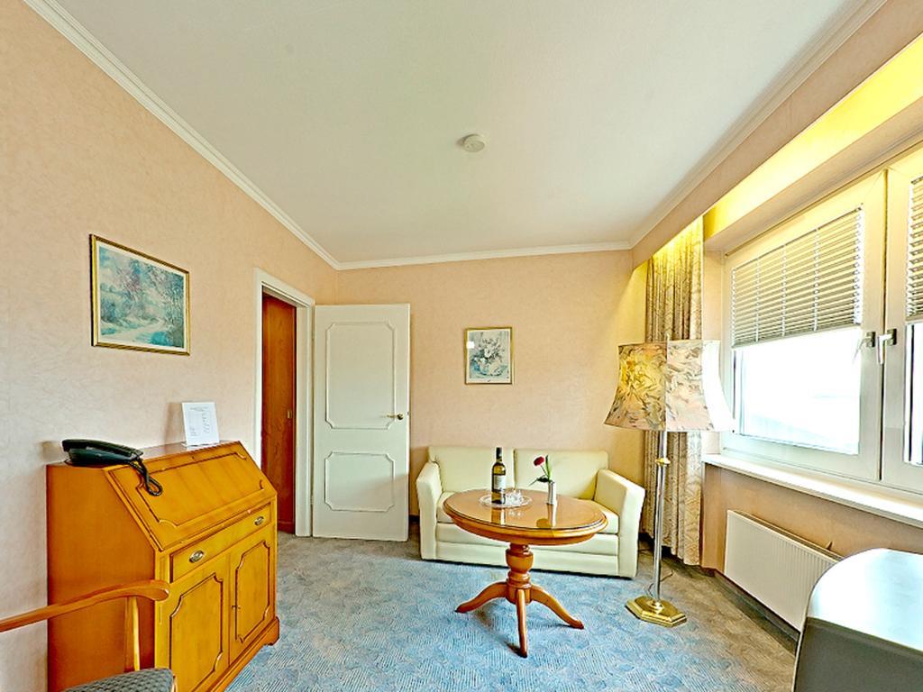 Wiking Hotel Хенштедт-Ульцбург Экстерьер фото