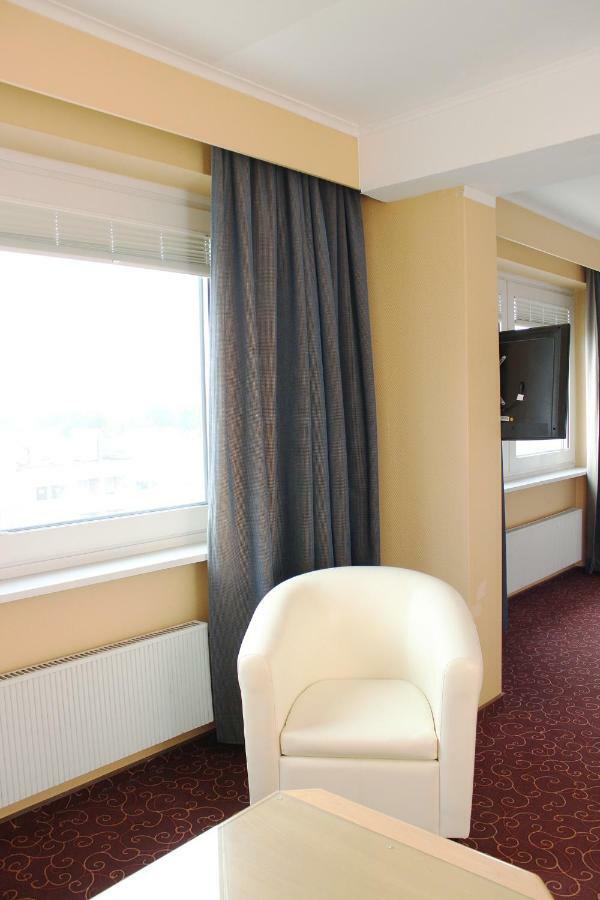 Wiking Hotel Хенштедт-Ульцбург Экстерьер фото
